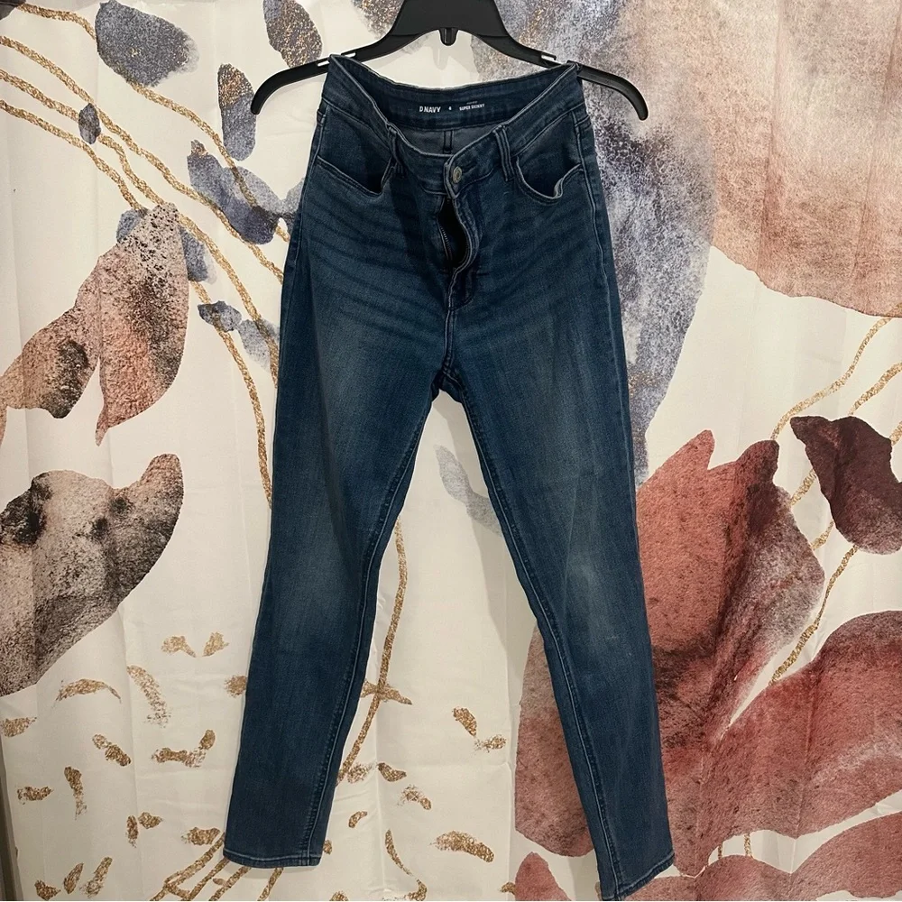 Old Navy High Rise Super Skinny, size 8 - Picture 1 of 9